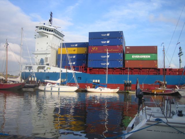 Onrust in the yacht harbour of Brunsbuttel next to the western end of the Kiler Kanal Onrust in the yacht harbour of Brunsbuttel next to the western end of the Kiler Kanal