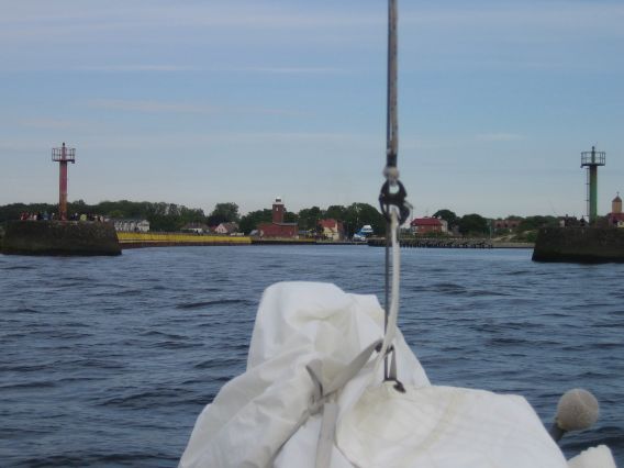 Onrust entering the harbour of Darlowo Onrust entering the harbour of Darlowo